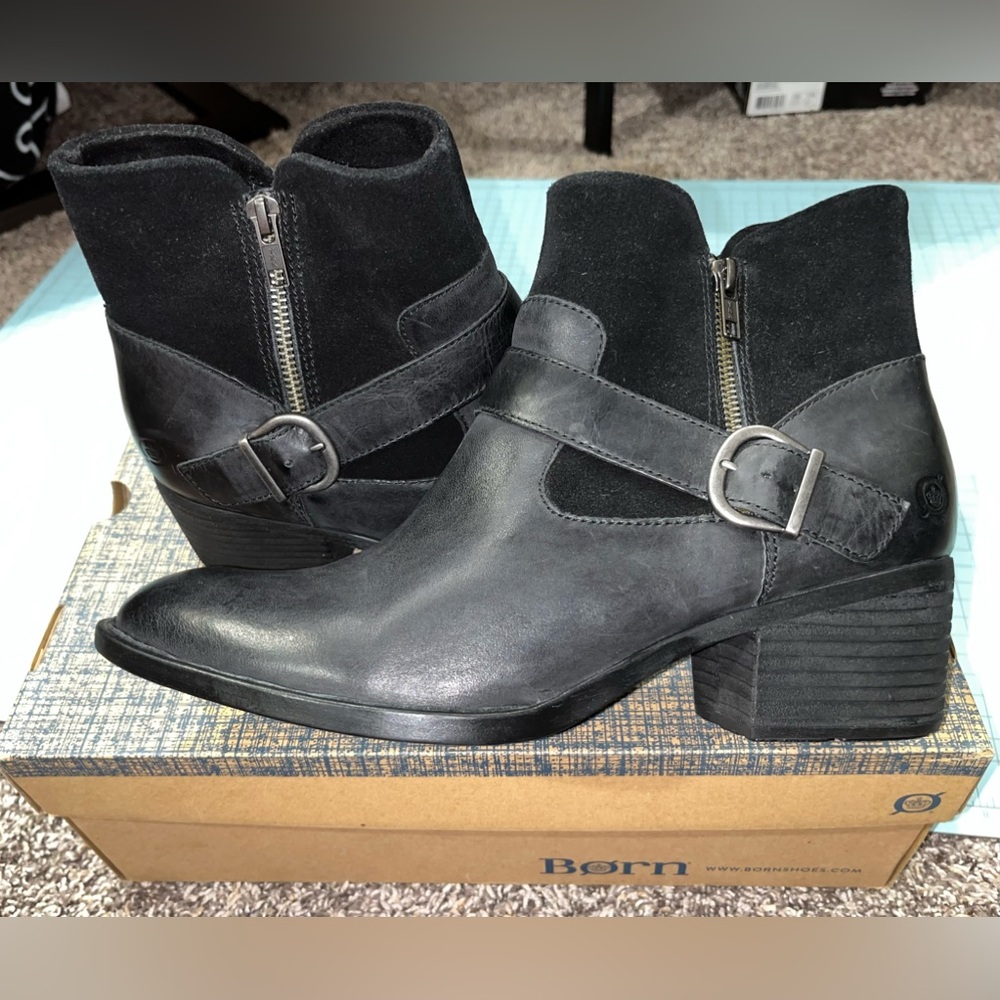 Born black size 11 Korita leather booties